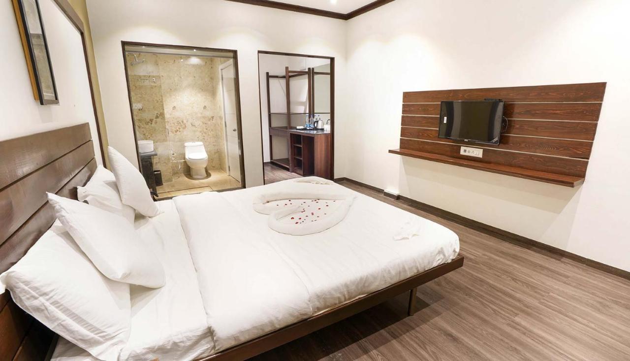 The Windmill Resorts Mālvan Εξωτερικό φωτογραφία